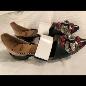 Designer Toga Pulla adorable flat skimmer shoe